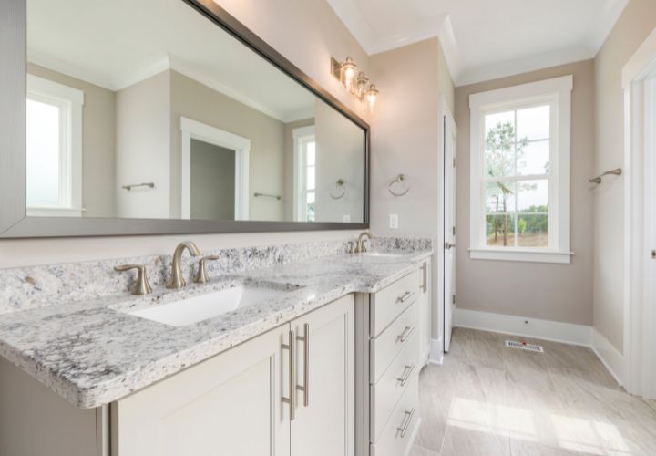 Plan de travail de salle de bain en marbre